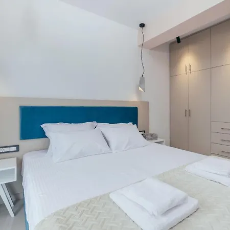 Corner45 In Center, By Zantewize